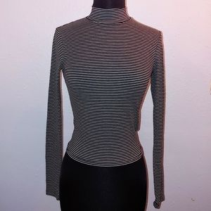 4/$25 Long Sleeve Crop Top